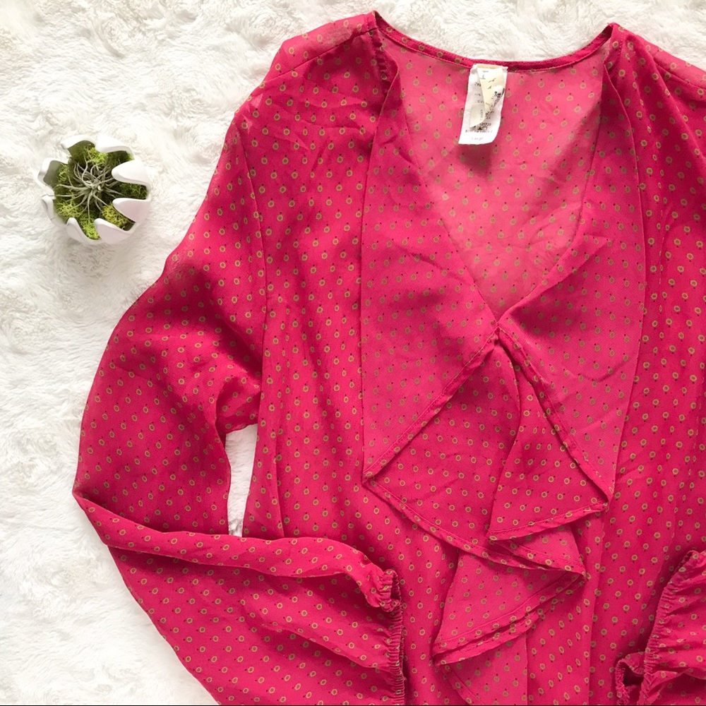 {Francesca’s} Fuchsia V-Neck Front Ruffled Blouse - Picture 3 of 4